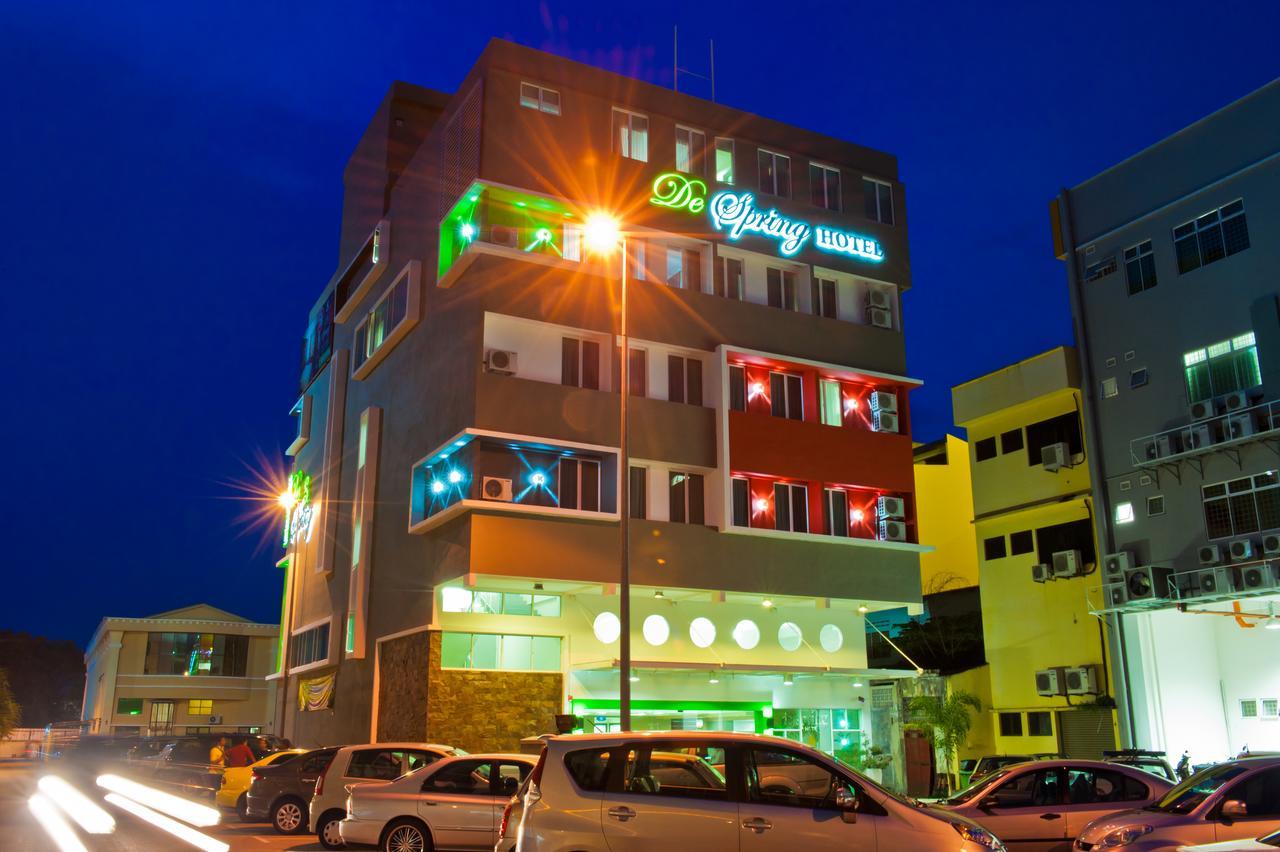 De Spring Hotel Kuantan Exterior photo