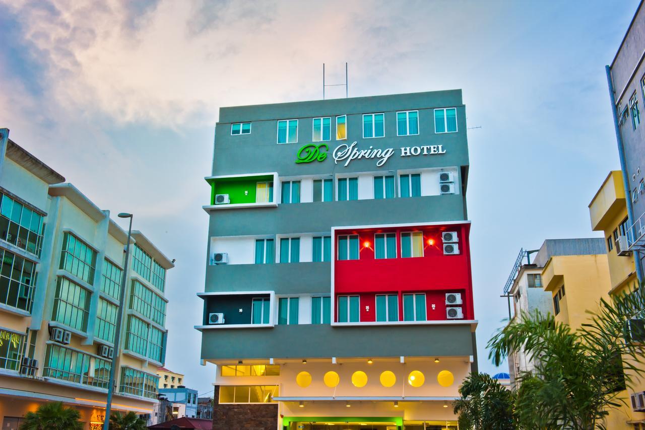 De Spring Hotel Kuantan Exterior photo